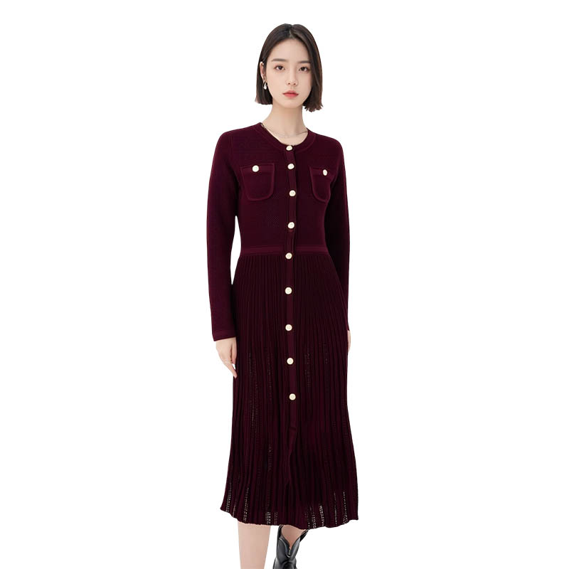 Why Is the Round Neck Long Sleeve Dress Considered a Staple for Transitional Weather Layering?